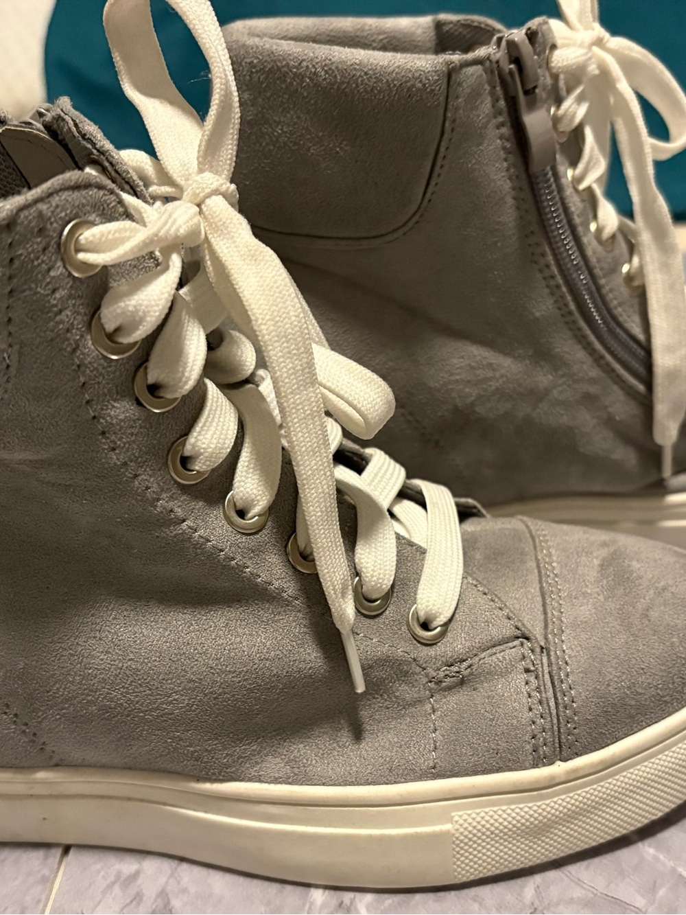 Women’s High-Top Casual Sneakers in Light Gray